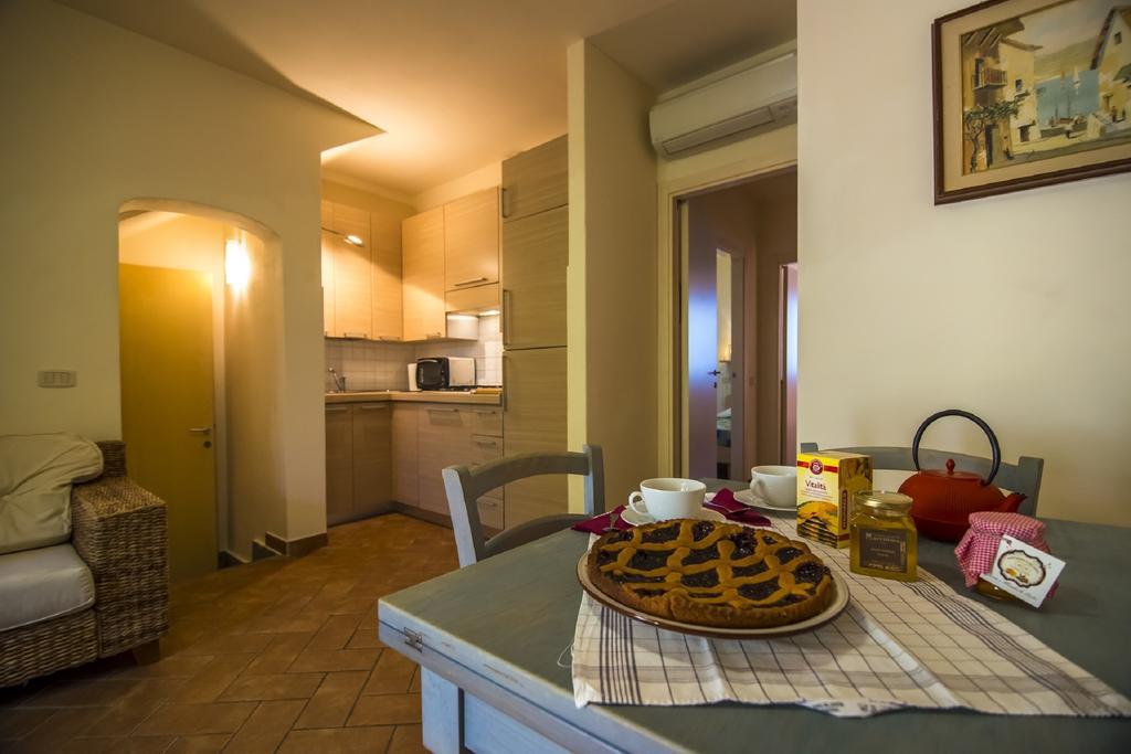 Appartamenti E Affittacamere Le Due Ruote Alberese Exterior photo
